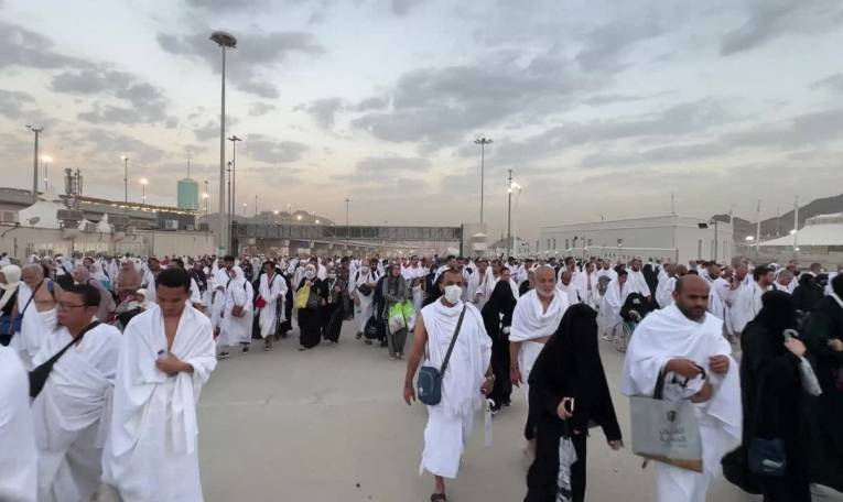 Hajj: les fidèles procèdent à la lapidation de Satan au premier jour de l'Aïd