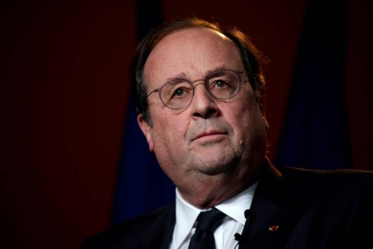 "Il n'y a pas de bon moment pour une réforme des retraites, mais il y en a de mauvais", estime François Hollande, lundi 16 javier sur France Inter.  ( AFP / PASCAL LACHENAUD )