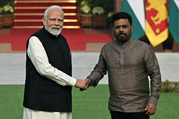 Le Premier ministre indien Narendra Modi, à gauche, et le président sri-lankais Anura Kumara Dissanayake à la Hyderabad House à New Delhi, en Inde, le 16 décembre 2024 ( AFP / Sajjad HUSSAIN )