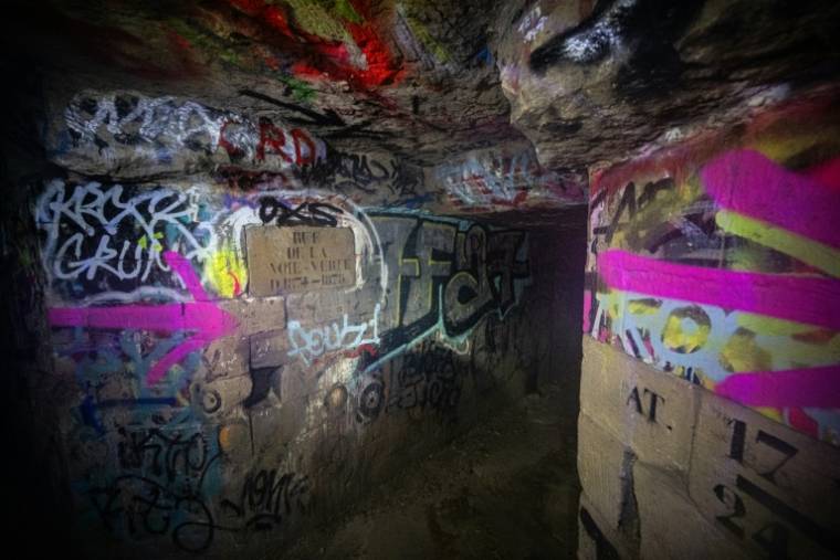 les carrières souterraines de Paris, appelées catacombes, le 20 avril 2024   ( AFP / MIGUEL MEDINA )