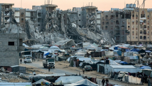 Camp de déplacés dans le nord de Khan Younis, ville située dans le sud de la bande de Gaza, le 22 décembre 2024 ( AFP / Bashar TALEB )