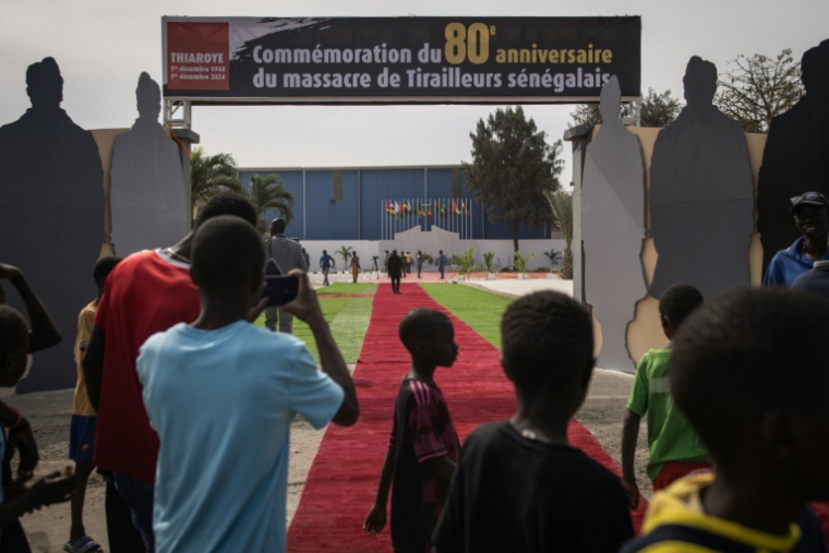 Le cimetière militaire de Thiaroye après une cérémonie marquant le 80e anniversaire du massacre de tirailleurs africains par les forces coloniales françaises en 1944, 1er décembre 2024 ( AFP / JOHN WESSELS )