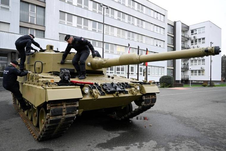 Photo d'archives : L'Allemagne livre ses premiers chars Leopard à la Slovaquie, à Bratislava