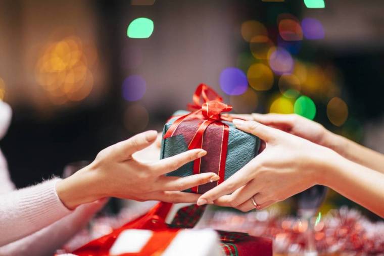 Noël : comment offrir des cadeaux sans se ruiner ? / iStock.com - recep-bg