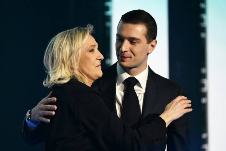 Marine Le Pen et Jordan Bardella, le 3 mars 2024 à Marseille ( AFP / CHRISTOPHE SIMON )