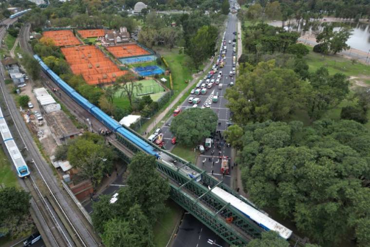Vue aérienne de l'accident de train à Buenos Aires le 10 mai 2024 ( AFP / STR )