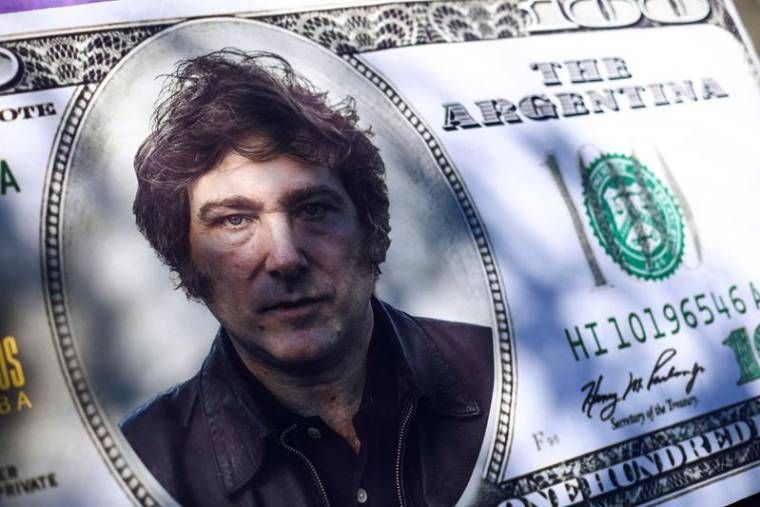 Un faux dollar américain avec Javier Milei durant la campagne électorale