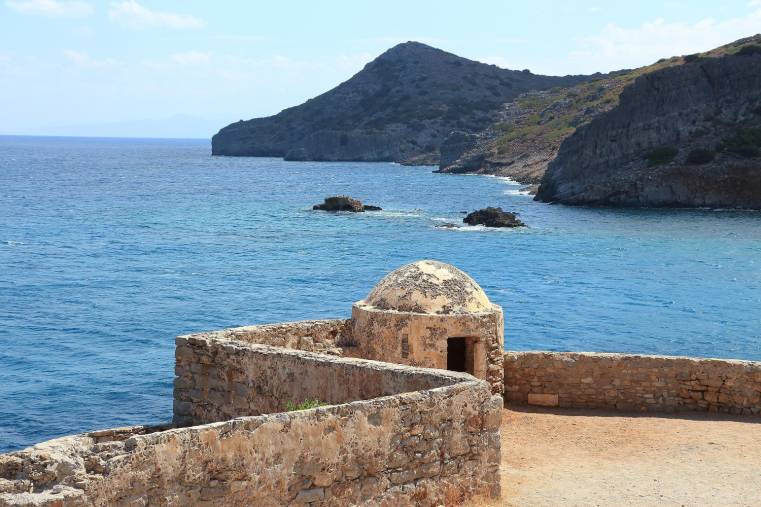 Les prix sur l'île grecque sont trois fois plus bas que ceux pratiqués dans l'Hexagone. (Photo d'illustration) (herbert2512 / Pixabay)