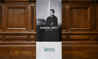 Une photographie du professeur d'histoire-géographie Samuel Paty à l'Université de la Sorbonne à Paris, le 19 octobre 2024 ( AFP / Bertrand GUAY )