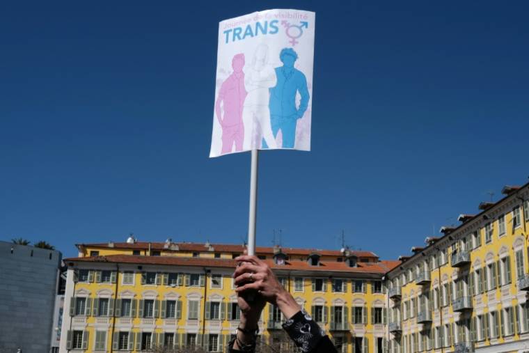 Des associations LGBT+ s'inquiètent d'un retour des "thérapies de conversion" ( AFP / Valery HACHE )