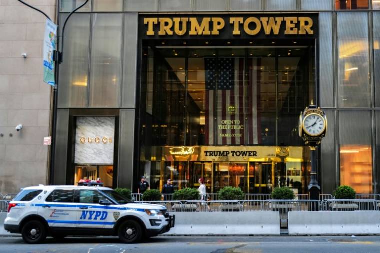 L'entrée de la Trump Tower à New York, le 15 avril 2024 ( AFP / CHARLY TRIBALLEAU )