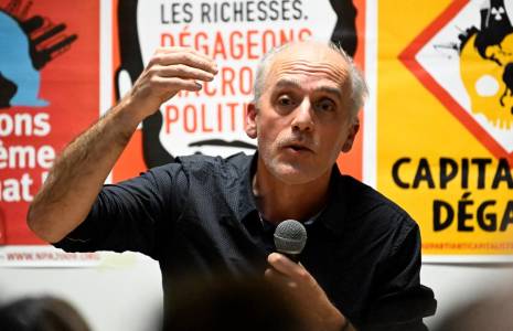 Philippe Poutou à Saint-Nazaire, le 3 février 2022. ( AFP / DAMIEN MEYER )