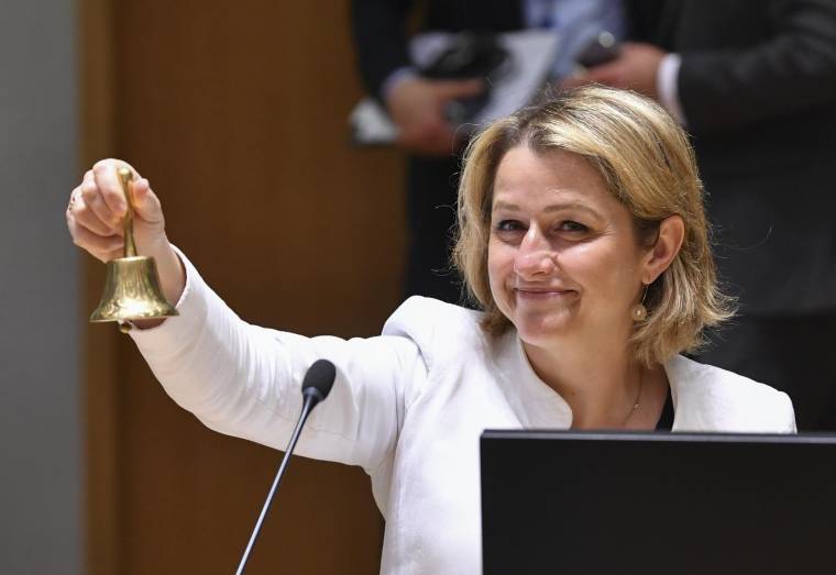 La ministre de la Transition écologique, Barbara Pompili, le 5 mai 2022 à Bruxelles. ( AFP / JOHN THYS )
