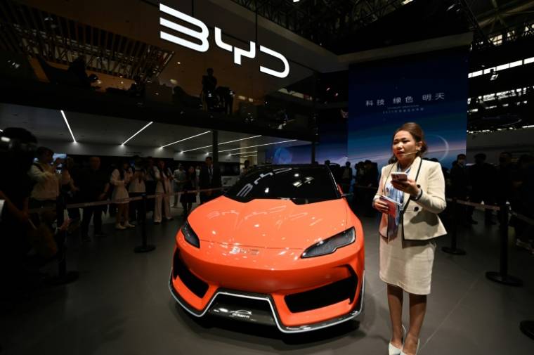 Une voiture électrique BYD Ocean-M exposée au Salon automobile Auto China, le 25 avril 2024 à Pékin ( AFP / Jade Gao )