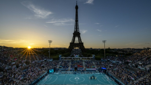 Tournoi paralympique de cécifoot près de la Tour Eiffel, le 1er septembre 2024 à Paris ( OIS/IOC / Joel MARKLUND )