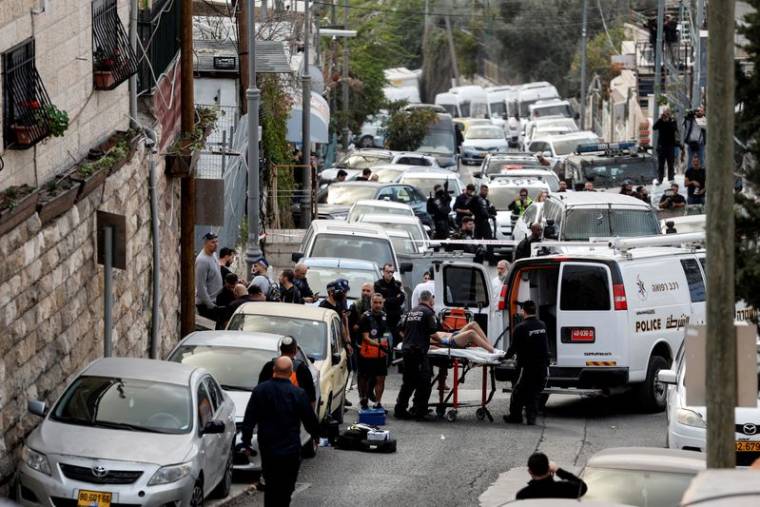 Les lieux d'un incident suspecté d'être une fusillade, selon un porte-parole de la police, à l'extérieur de la vieille ville de Jérusalem