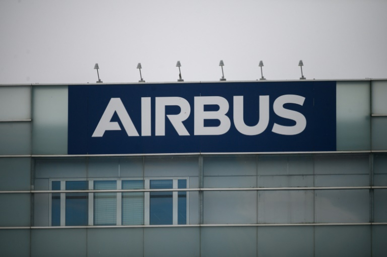 Le logo d'Airbus à Blagnac, dans la banlieue de Toulouse, le 16 octobre 2024 ( AFP / Ed JONES )