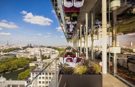 5 nouveaux rooftops à Paris pour dîner avec une vue sur la ville lumière (Copyright bonnie-restaurant.com)