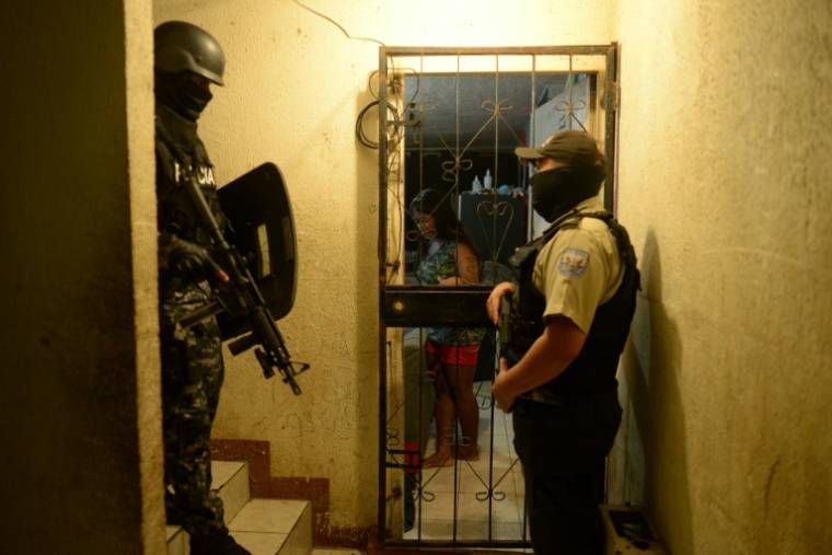 Opération de police à Guayaquil, en Equateur, le 26 mars 2024 ( AFP / Gerardo MENOSCAL )