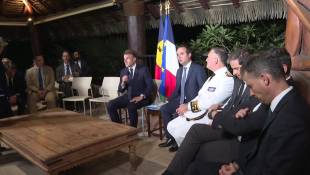 Nouvelle-Calédonie: Emmanuel Macron rencontre des responsables politiques locaux