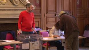 Élections européennes : ouverture d'un bureau de vote à Paris