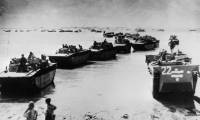 Des troupes américaines débarquent en Normandie le 6 juin 1944 ( US National Archives / - )