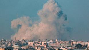 Bombardement israélien sur Rafah, dans le sud de la bande de Gaza, le 25 février 2024 ( AFP / SAID KHATIB )