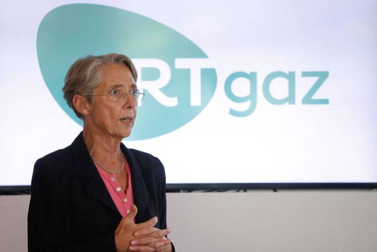 La Première ministre française, Elisabeth Borne, assiste à une présentation de GRTGaz