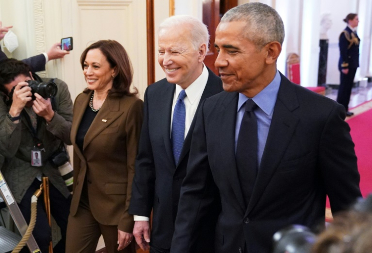 De g. à d.: Kamala Harris, Joe Biden et Barack Obama, à la Maison Blanche, à Washington, le 15 avril 2022 ( AFP / MANDEL NGAN )