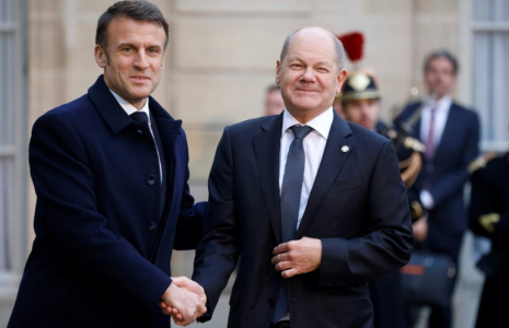 Le président Emmanuel Macron reçoit le chancelier allemand Olaf Scholz à l'Elysée, le 26 février 2024 à Paris ( AFP / Ludovic MARIN )