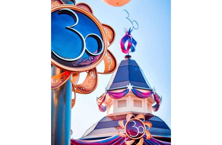 Disneyland Paris fête ses 30 ans. crédit photo : Capture d’écran Instagram @disneylandparis