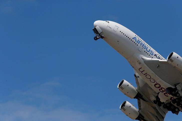 LE TOUT 1ER A380 À AVOIR TRANSPORTÉ DES PASSAGERS A ÉTÉ REMISÉ