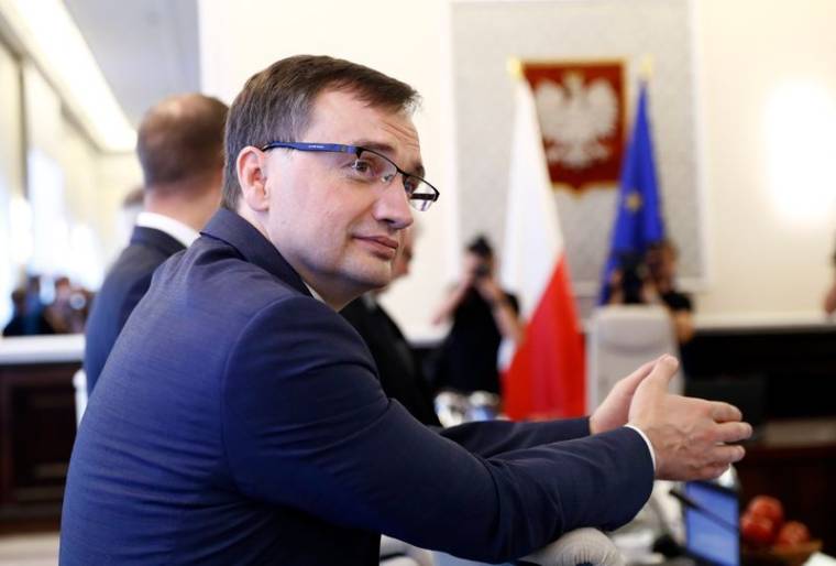 Polska nie powinna za wszelką cenę pozostać w UE i powinna podporządkować się ministrowi