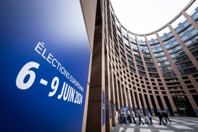Les élections européennes s'annoncent comme un temps fort pour les partis d'extrême droite: elles pourraient consacrer leur influence grandissante, comme en témoigne déjà l'évocation de possibles alliances ( AFP / SEBASTIEN BOZON )