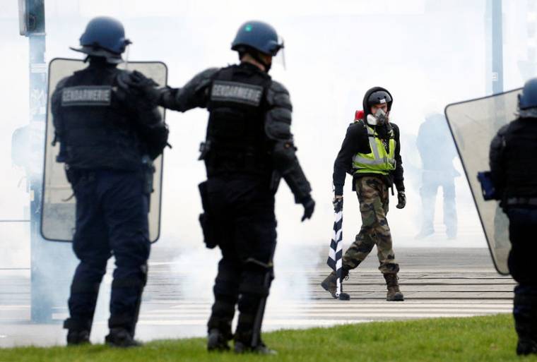 LA CAGNOTTE DE SOUTIEN AUX FORCES DE L'ORDRE REMISE AUX POLICIERS