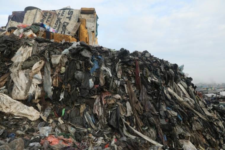A clothing dump at Old Fadama, in Accra, Ghana, November 15, 2023 (AFP / Nipah Dennis)