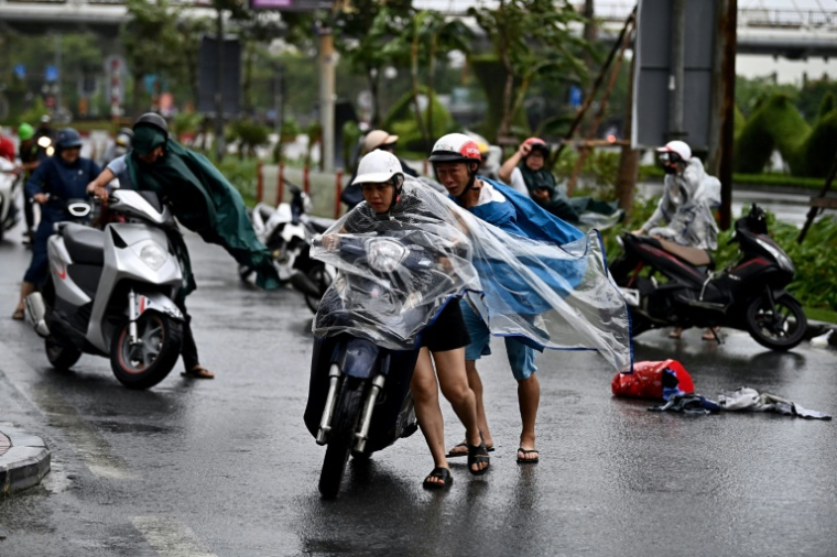 Vent violent du typhon Yagi à Hai Phong, le 7 septembre 2024 au Vietnam ( AFP / Nhac NGUYEN )