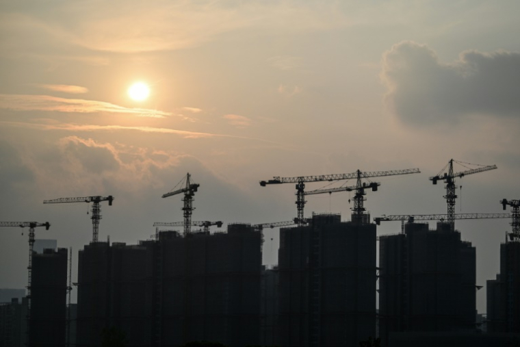 Des immeubles en construction à Shanghai, le 6 septembre 2024 ( AFP / Hector RETAMAL )