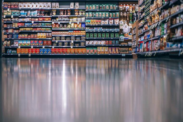 Certains supermarchés n'appliquent pas les réductions promises sur les produits  « dates courtes » grâce à une technique bien connue dans la grande distribution, dénonce le magazine 60 millions de consommateurs. (illustration) (Igorovsyannykov / Pixabay)