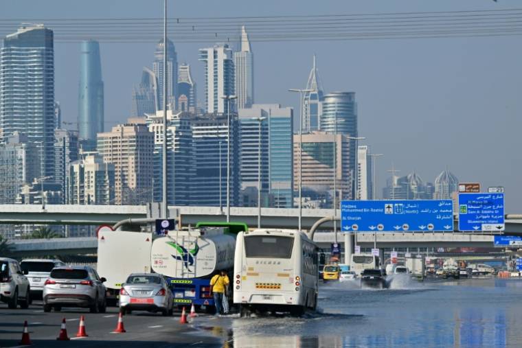 Inondations à Dubaï, le 20 avril 2024 ( AFP / Giuseppe CACACE )