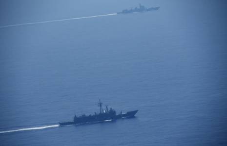 Photo diffusée par le ministère taïwanais de la Défense, le 24 mai 2024, de navires militaires chinois naviguant dans une zone non précisée, le 23 mai 2024 ( Ministère taïwanais de la Défense / Handout )