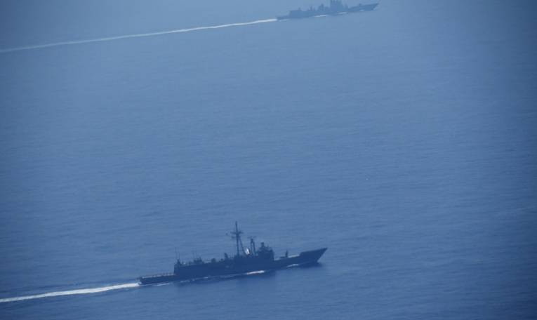 Photo diffusée par le ministère taïwanais de la Défense, le 24 mai 2024, de navires militaires chinois naviguant dans une zone non précisée, le 23 mai 2024 ( Ministère taïwanais de la Défense / Handout )