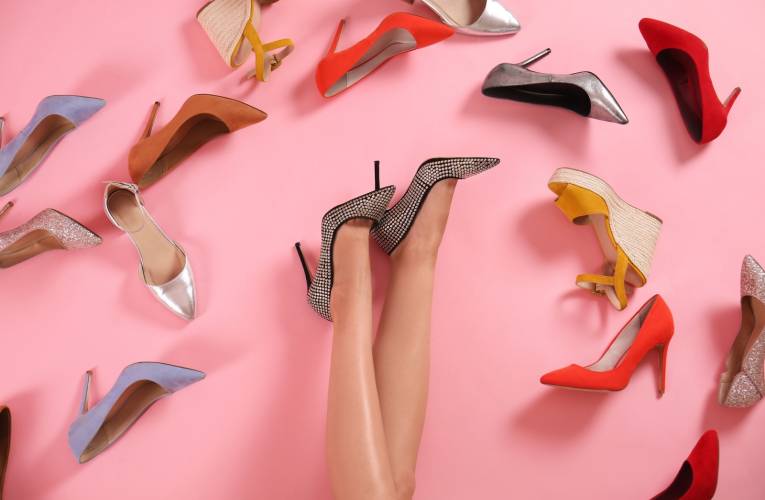 Chaussures: l’essayage virtuel pour un véritable shopping en ligne (Crédits photo : Shutterstock)