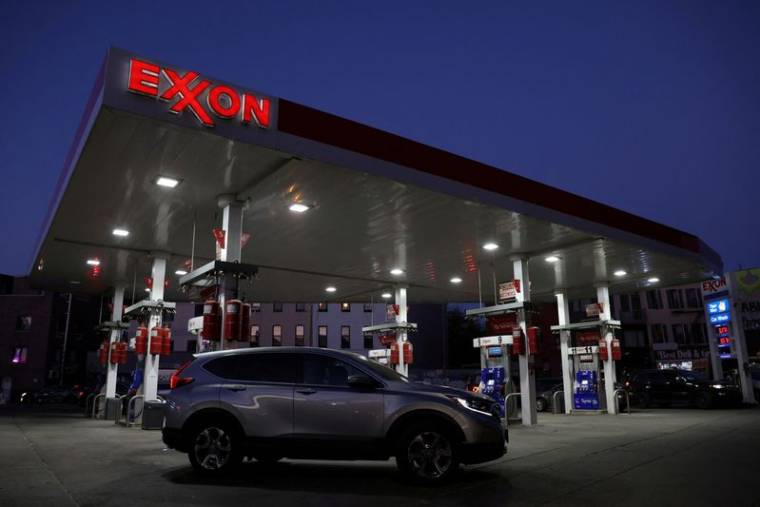 Une station-service Exxon, à New York