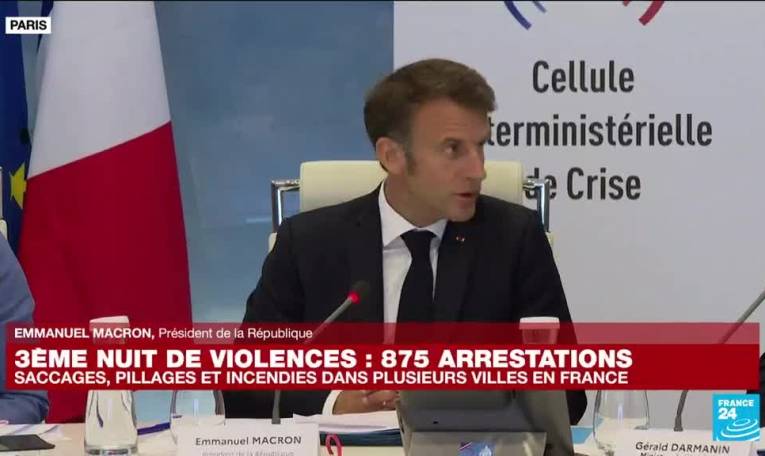 Émeutes: Macron dénonce une "instrumentalisation", annonce des moyens supplémentaires
