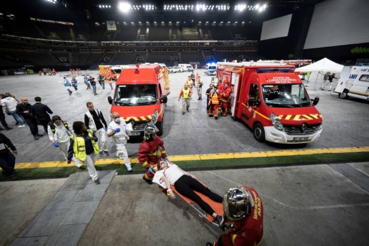 Simulation d'un scenario catastrophe à La Défense Arena (Nanterre, Hauts de Seine) en vue des JO-2024, le 24 mai 2023 ( AFP / ALAIN JOCARD )