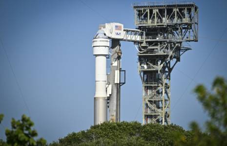 La fusée de ULA Atlas V avec le vaisseau Starliner à son sommet, le 3 juin 2024 à Cap Canaveral en Floride ( AFP / Miguel J. Rodriguez Carrillo )