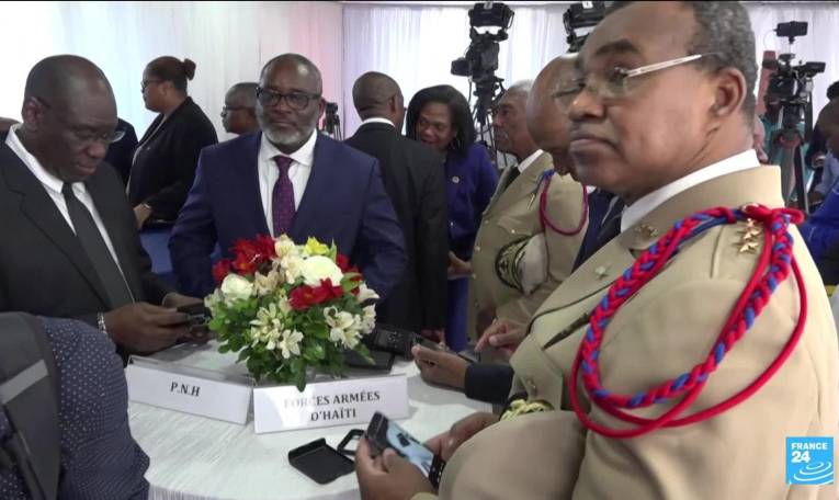 Haïti : le Conseil de transition prête finalement serment au Palais national