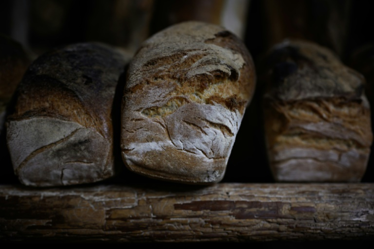 Le Programme national de l'alimentation et la nutrition lancé en 2019 a planifié cette action collective de réduction progressive du sel -dont le pain est l'un des principaux contributeurs- pour la population française ( AFP / Philippe LOPEZ )