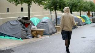 Un campement de migrants à Marseille, le 21 septembre 2023 dans les Bouches-du-Rhône ( AFP / Nicolas TUCAT )
